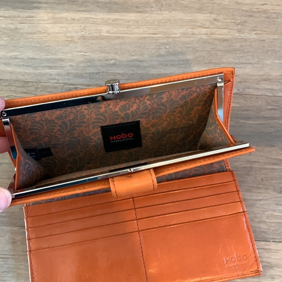 Hobo International wallet – Orange - Picture 3 of 16